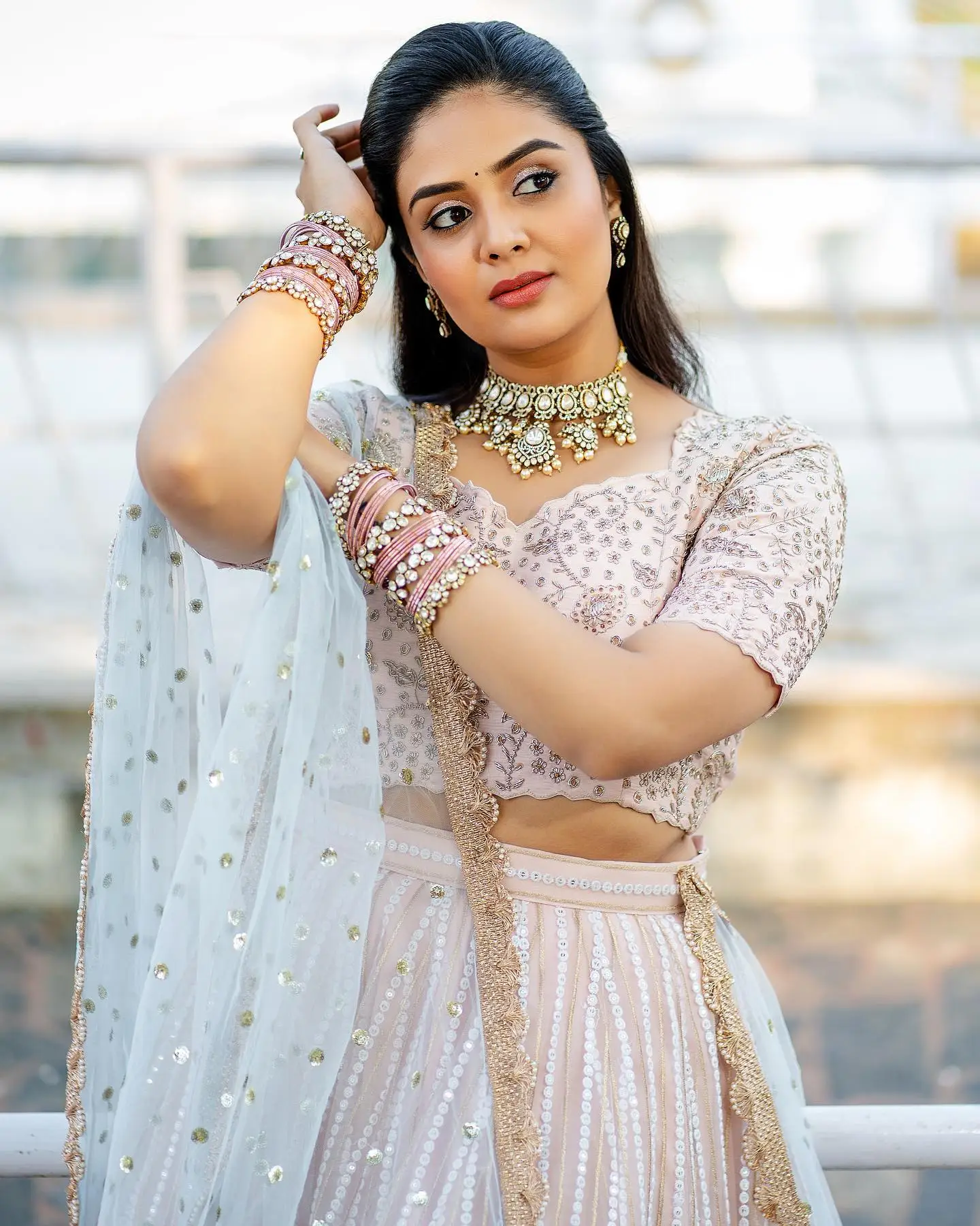 INDIAN TV ACTRESS SREEMUKHI PICS IN PINK LEHENGA CHOLI 6